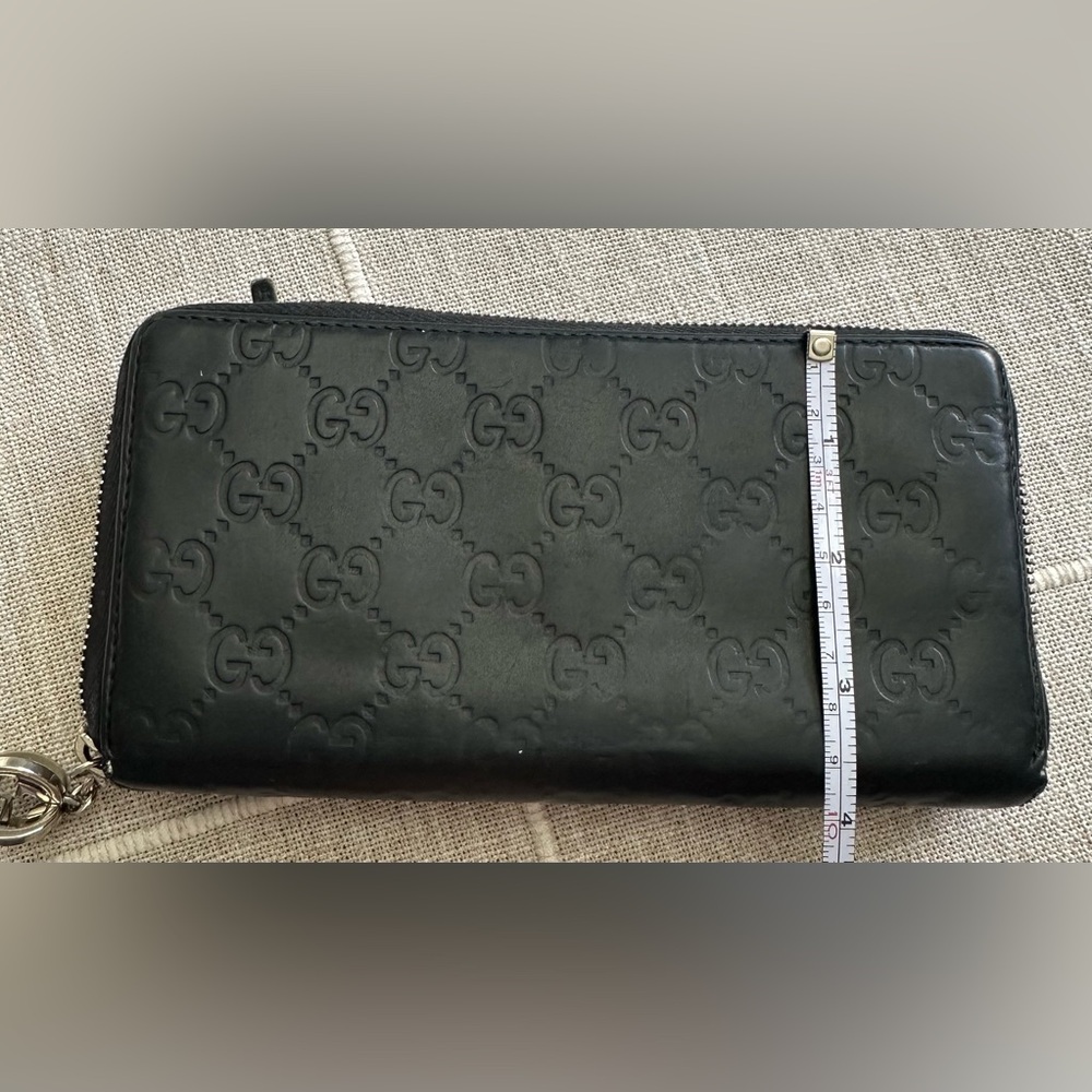 Gucci Black Embossed Wallet - Picture 9 of 9